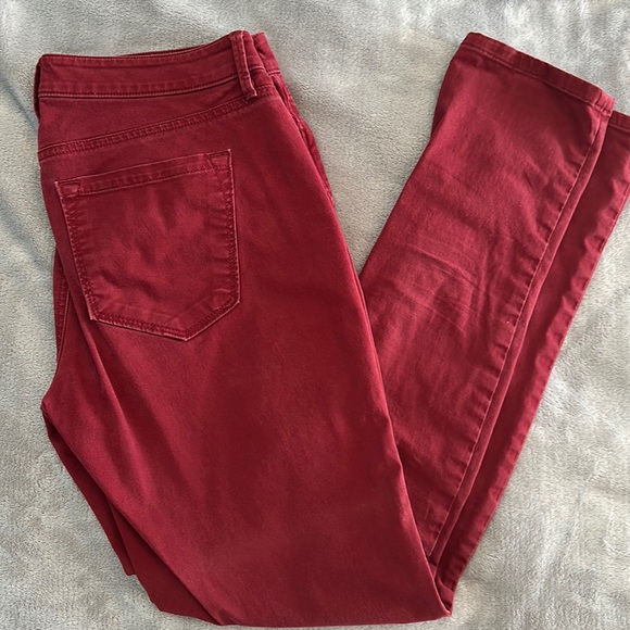 LOFT Denim - EUC Loft burgundy curvy skinny jeans